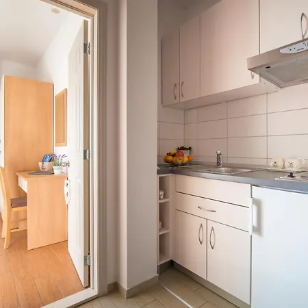Apartament Lelas *