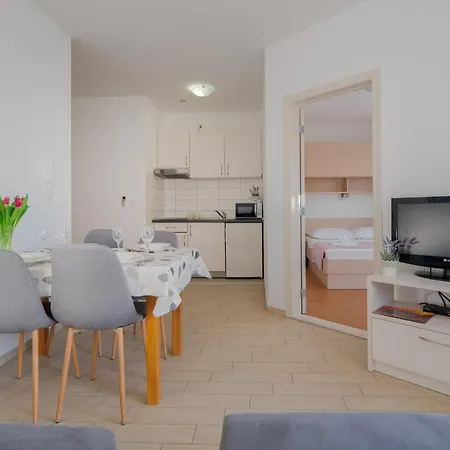 Lelas Apartamento *
