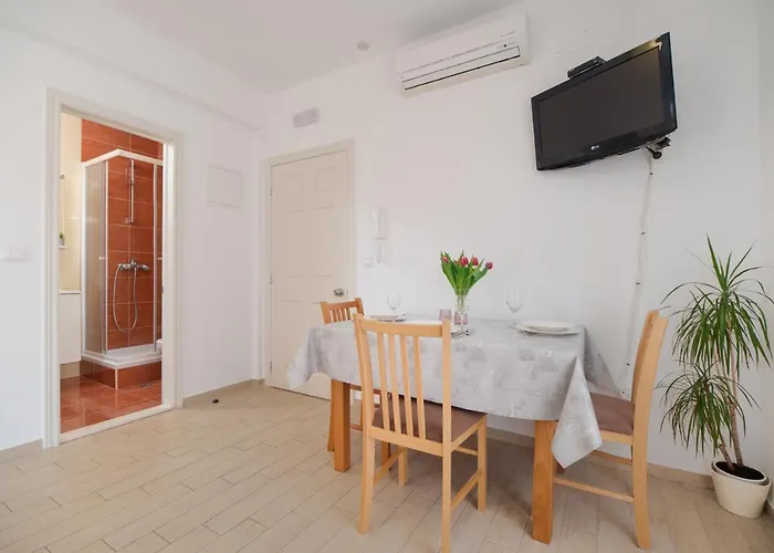 Lelas Apartamento Makarska