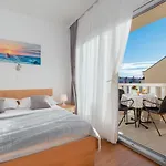 Lelas Apartament *