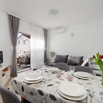 Lelas * Makarska