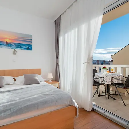 Lelas Apartamento *