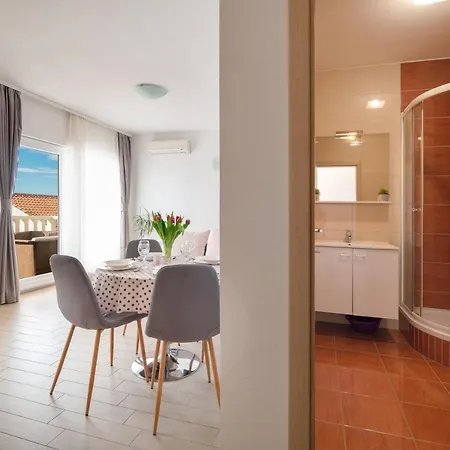 Lelas Apartamento *