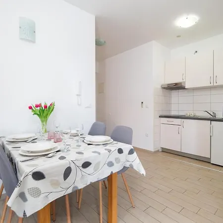 Lelas Apartamento